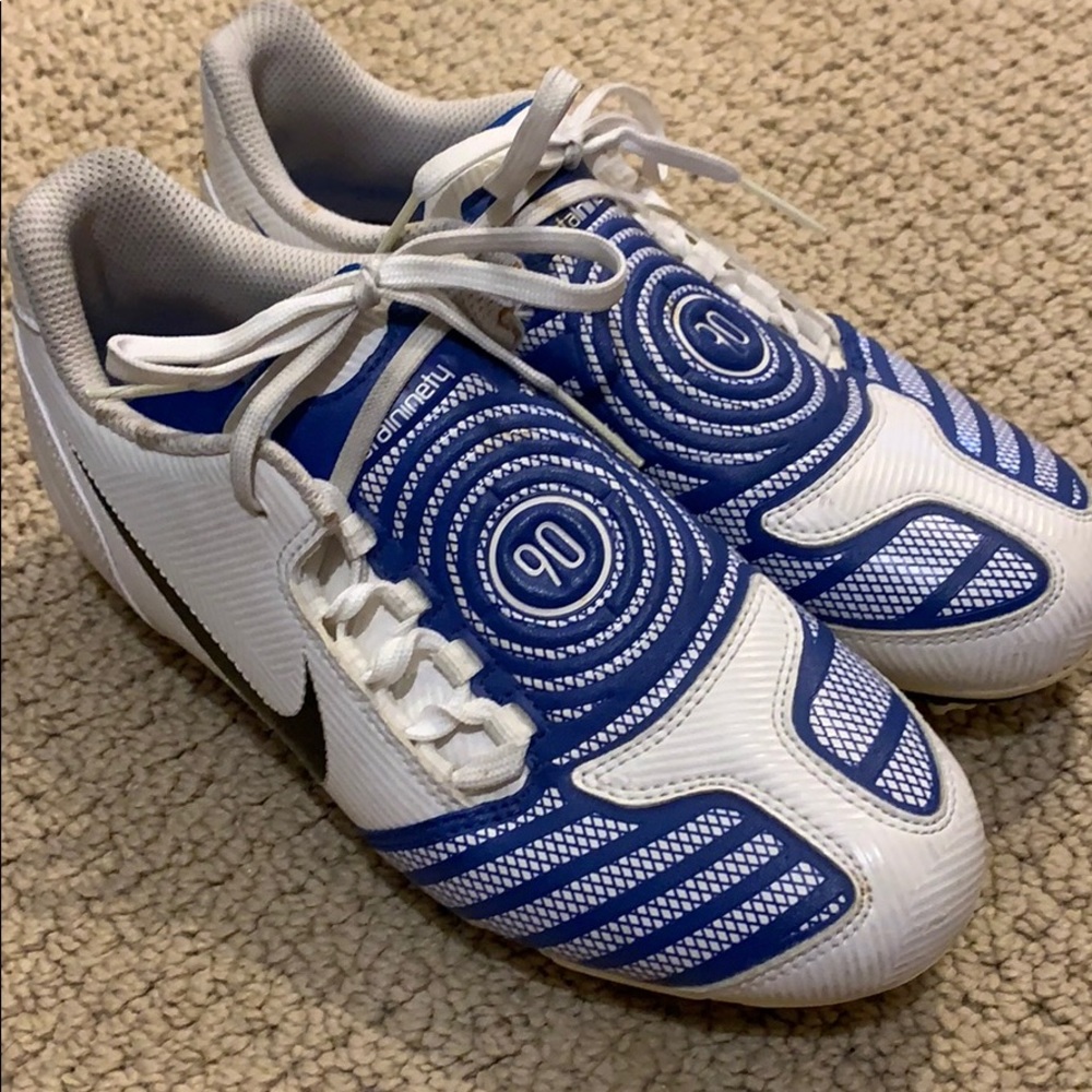 NEW Nike Totalninety Cleats Y3.5. Or Women’s 5